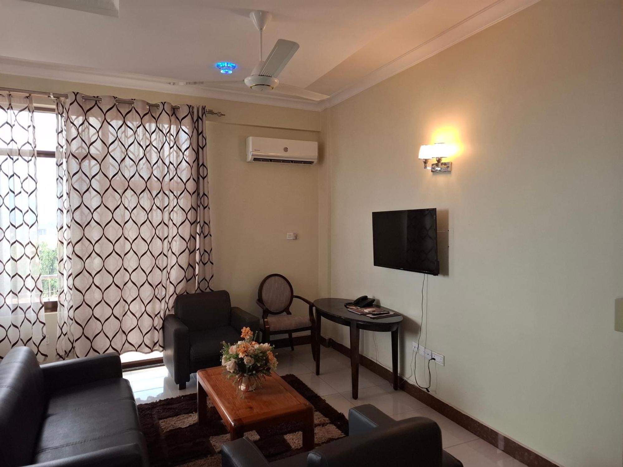 Flomi Hotel Morogoro エクステリア 写真