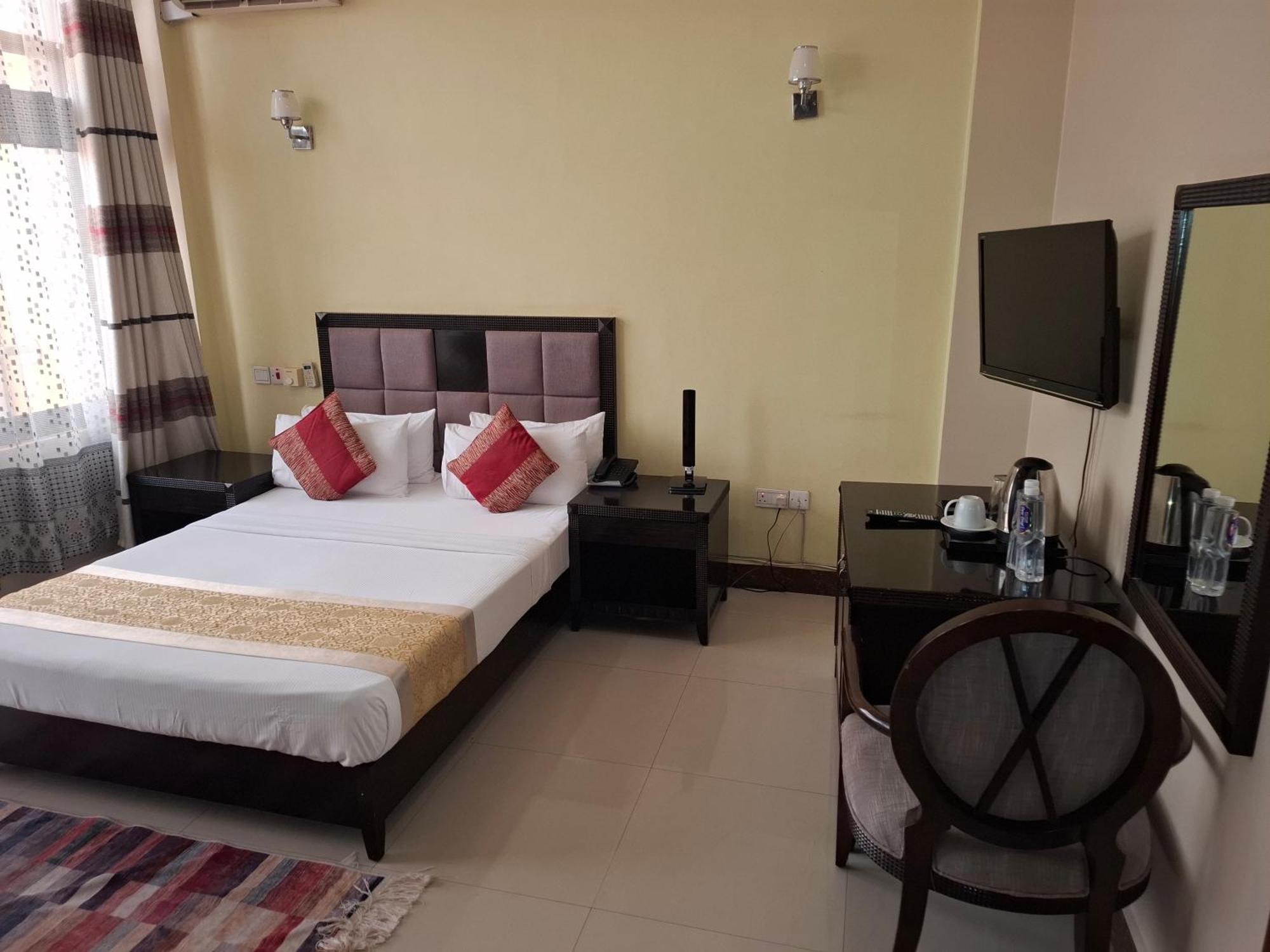 Flomi Hotel Morogoro エクステリア 写真